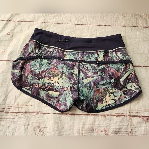 Lululemon Run Speed Shorts Size 6 - Picture 2 of 4